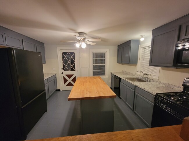 KITCHEN 3 - 58 Eddy St