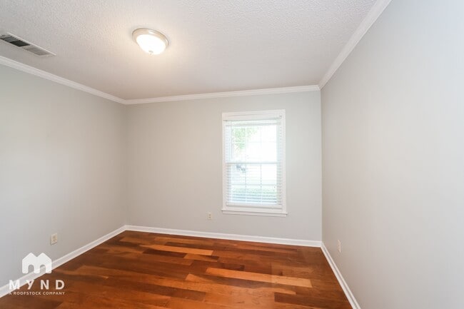 Building Photo - 8464 Buckhurst Rd