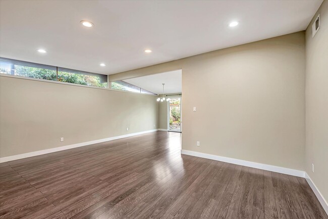 Building Photo - Modern Elegance & Effortless Style l 4BR Santa Clara Home