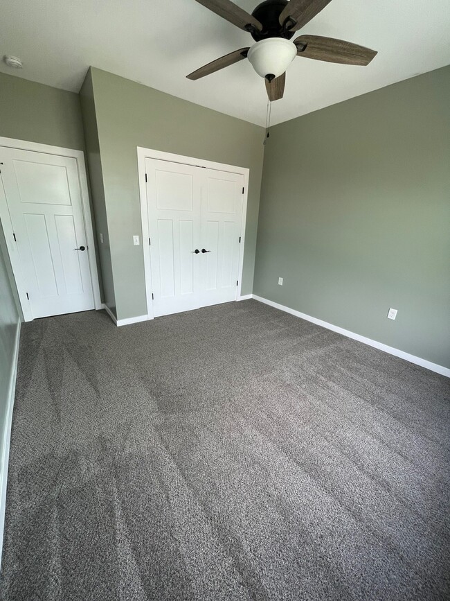 Building Photo - 1010 Deer Run