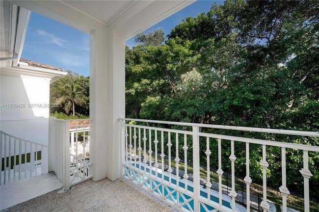 Building Photo - 680 Destacada Ave