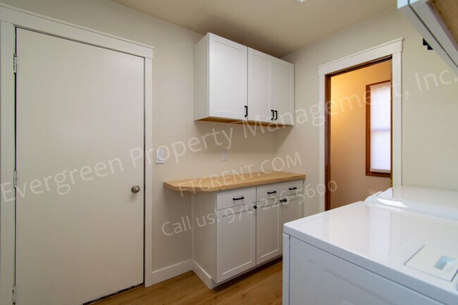 Building Photo - Beautiful 4-Bedroom Home in Southeast Fort Collins!