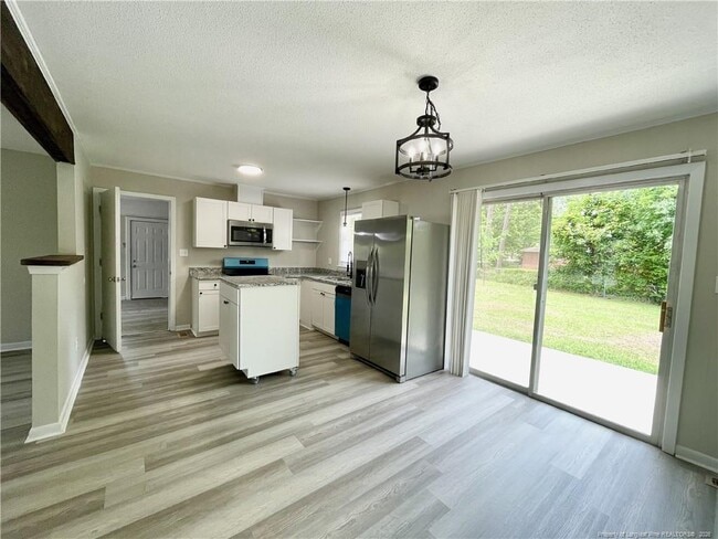 Building Photo - 7566 Carrollburg Dr