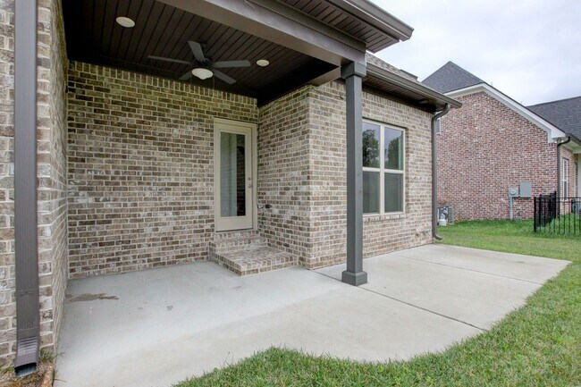 Building Photo - Custom Build in Sango.  Wow Factor