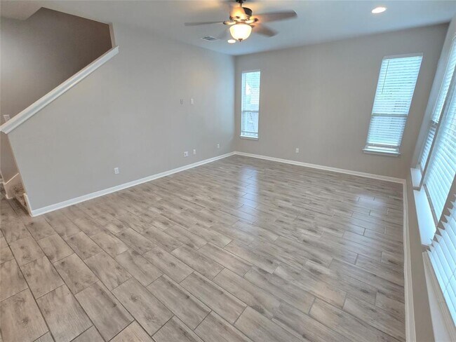 Building Photo - 2208 Limestone Lake Dr