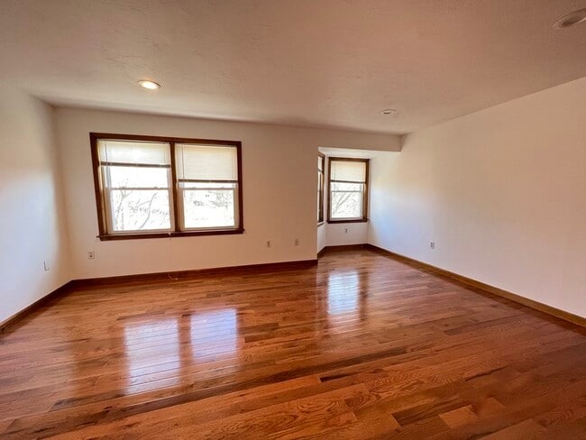 Building Photo - 162 Quincy Shore Dr