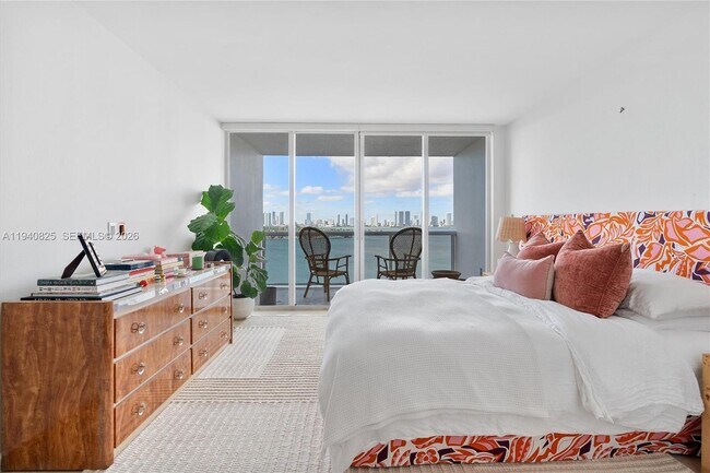 Building Photo - 1800 Sunset Harbour Dr