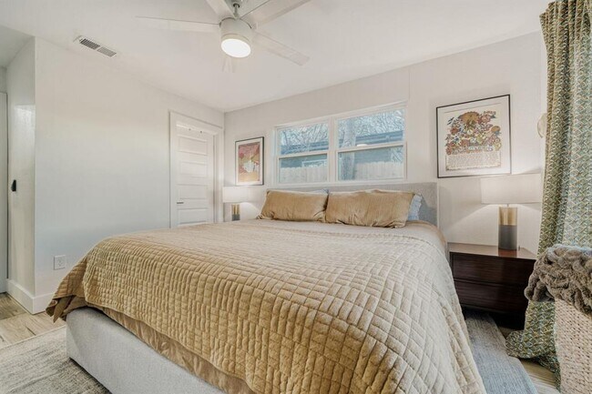 Building Photo - 5313 Downs Dr