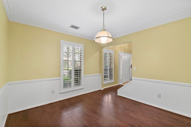 Building Photo - 9811 Arrowgrass Dr