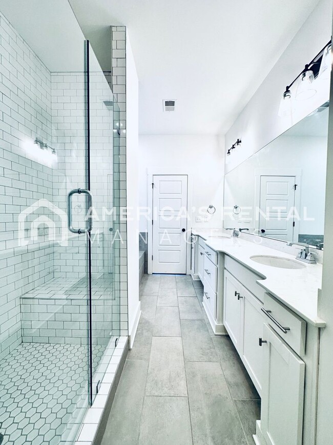 Building Photo - DEPOSIT PENDNG! Home for Rent in Vestavia Hills!!! Available to View with a 48-hour notice!