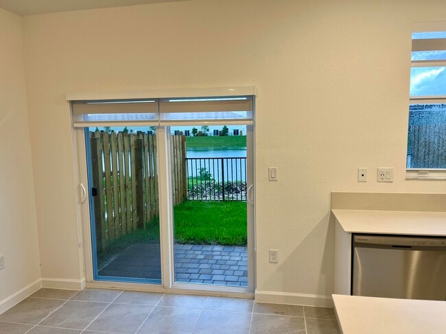 Building Photo - 2776 SE 26th Ave