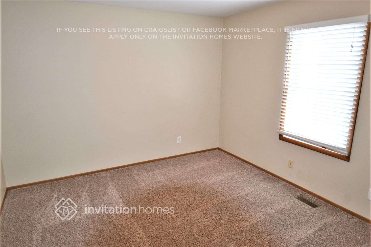 Building Photo - 1706 Jennifer Ln