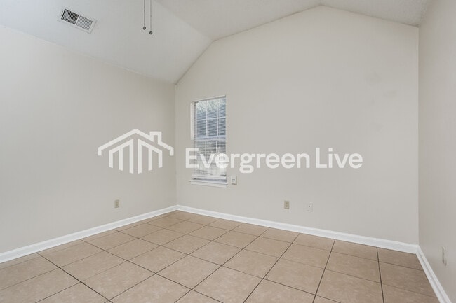 Building Photo - 5841 Hickory Cmns