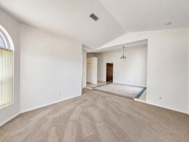 Building Photo - 68412 Descanso Cir