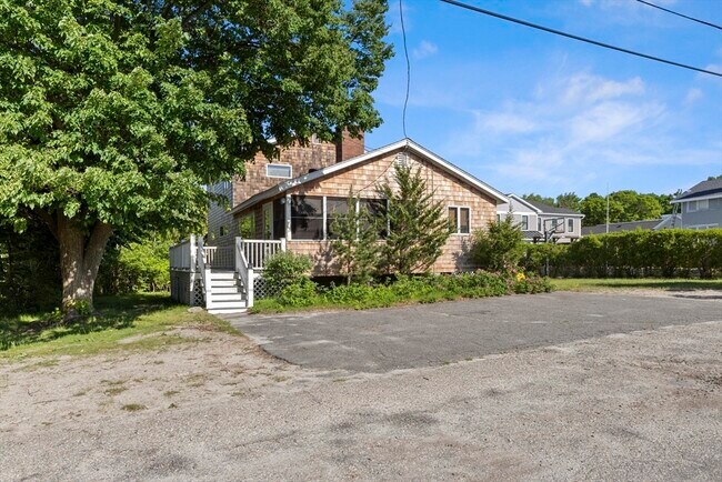 Building Photo - 11 Sleepy Hollow Rd