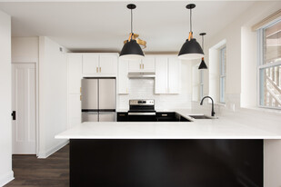 Building Photo - 1044 Asbury Ave
