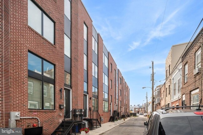 Building Photo - 1315 S Capitol St