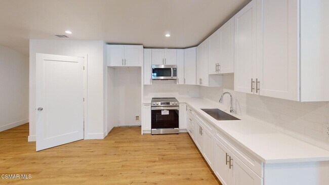 Building Photo - 371 Calle Nogal