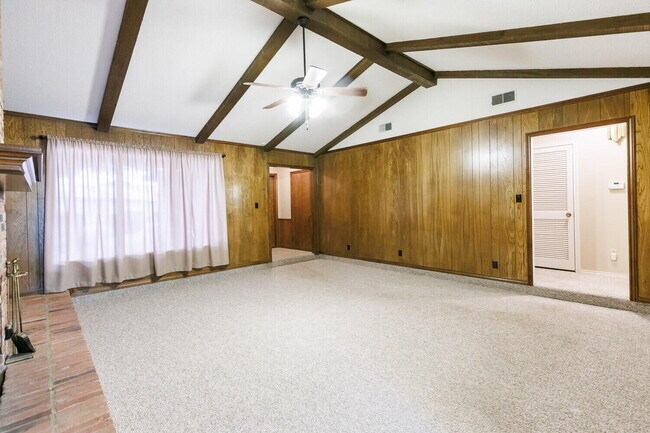 Building Photo - 3406 65th Dr