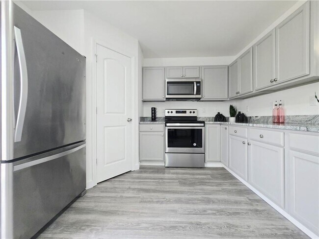 Building Photo - 2529 Piering Dr