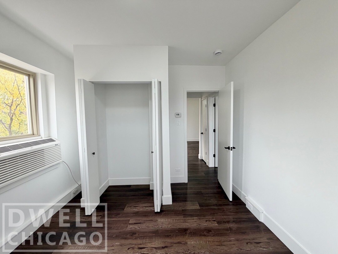 Building Photo - 5634 N Clark St