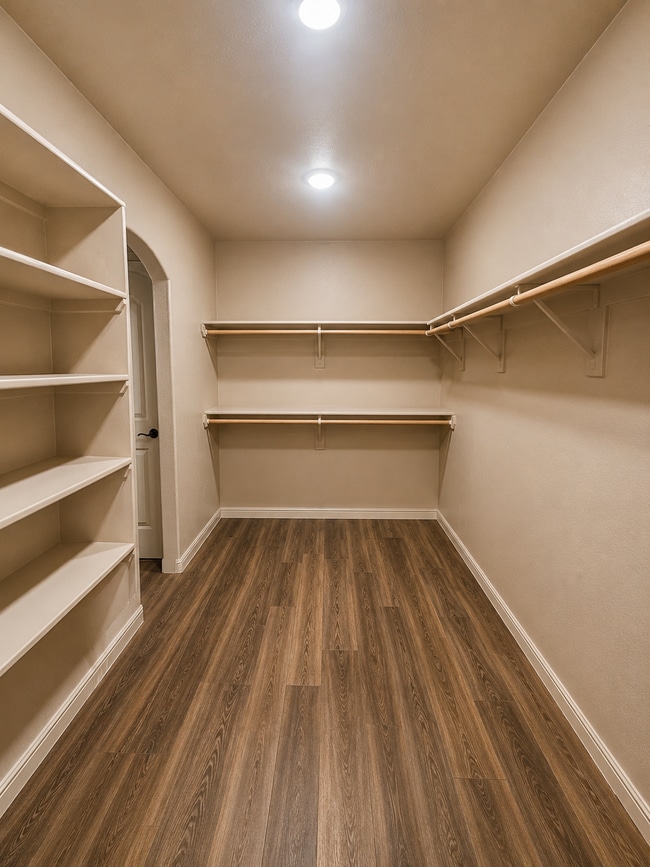 Building Photo - Beautiful 2-Story Home In Hidden River. Finished Basement. Turfed Backyard.