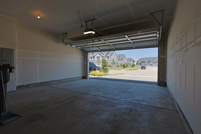 Building Photo - 2287 Ryegrass Ln