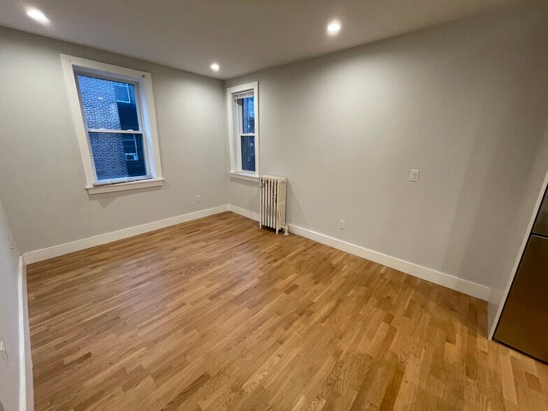 Building Photo - 130 Highland Ave