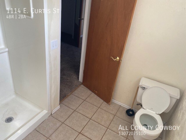 Building Photo - 4 Bed, 2 Bath, 1 Garage