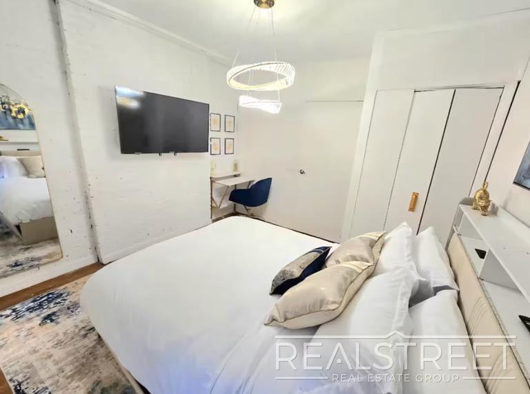 Building Photo - Modern 2BR/2BA in Prime Chinatown | Quick Access to Midtown & Google HQ