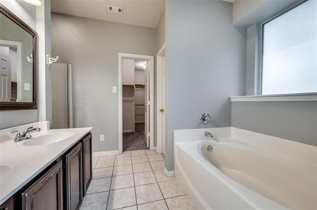 Building Photo - 9801 Cedarcrest Dr