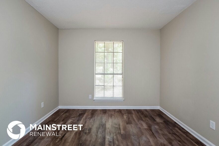 Building Photo - 170 Peachtree Dr