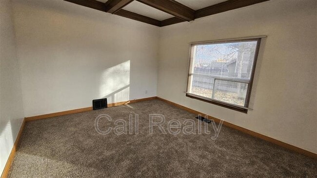 Building Photo - 12019 E Valleyway Ave