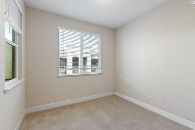 Building Photo - Amazing Newer Constructed 3br/2ba San Ramon Condo for Rent! Top Floor! Centrally Located for Conv...