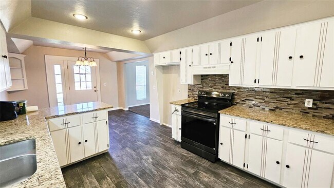 Building Photo - 10029 S Fairview Dr
