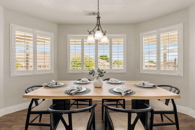 Building Photo - Beautiful Foremaster Ridge Home