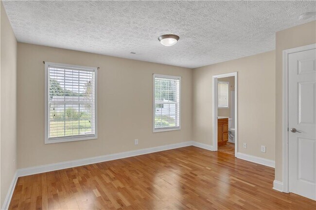 Building Photo - 3085 Barnwood Crossing NW