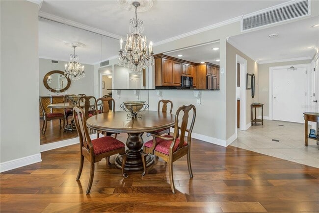 Building Photo - 1 Beach Dr SE