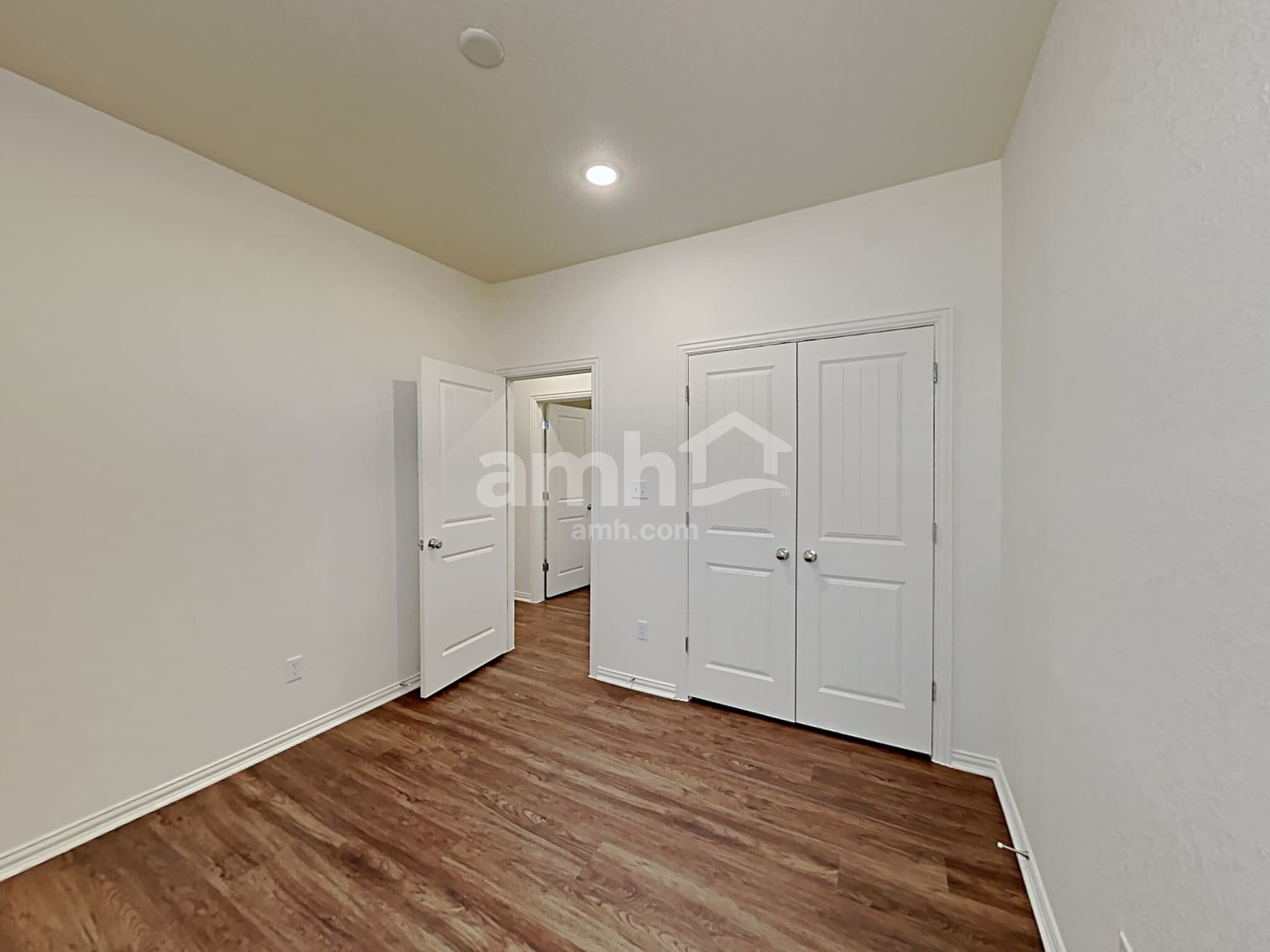 Building Photo - 211 Pebble Creek Run