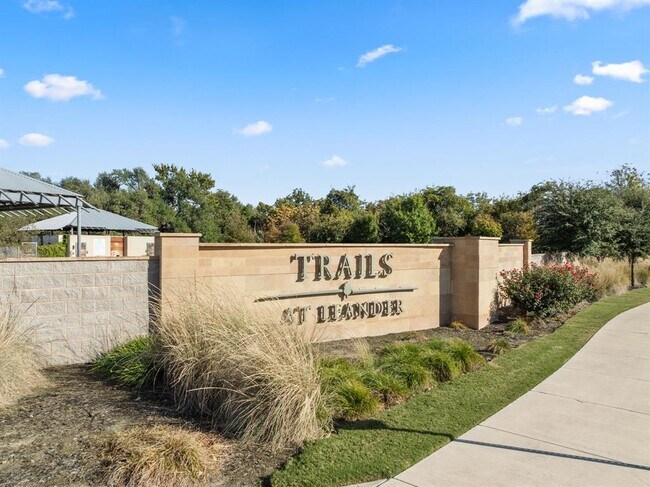 Building Photo - 740 Aliso Trail