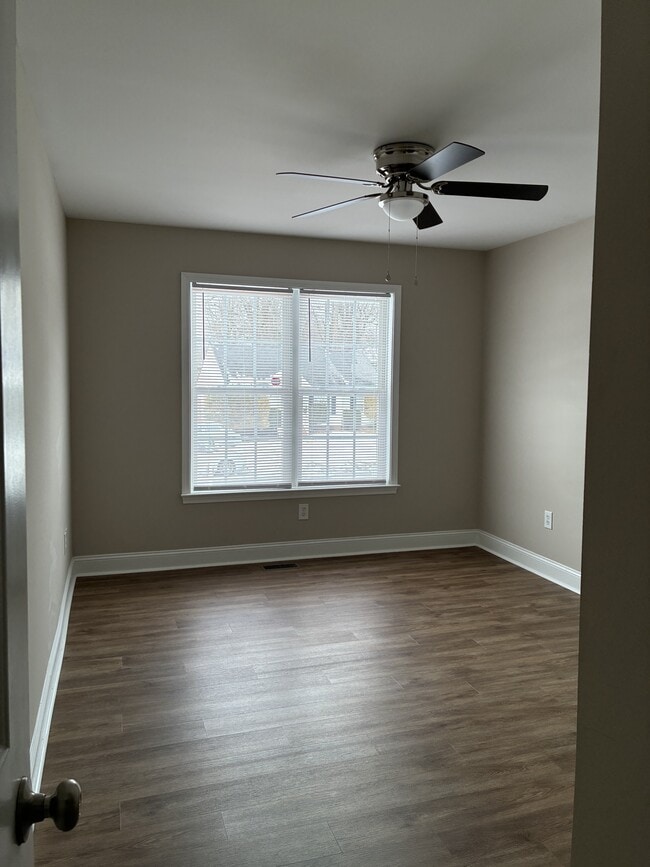 Building Photo - 231 Summerpine Pl