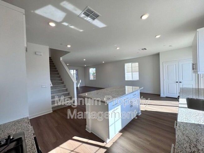 Building Photo - 30769 Valley Heights Dr.