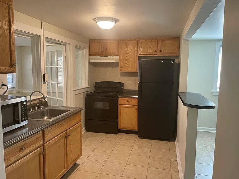 Building Photo - Lauderdale