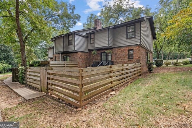 Building Photo - 541 N White St