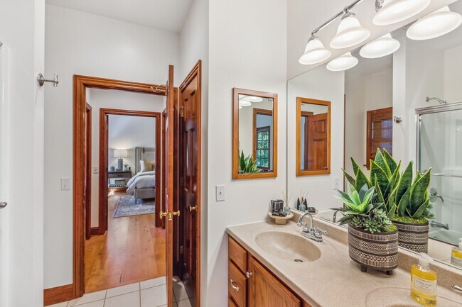 Primary bathroom - 47 Wild Turkey Ln