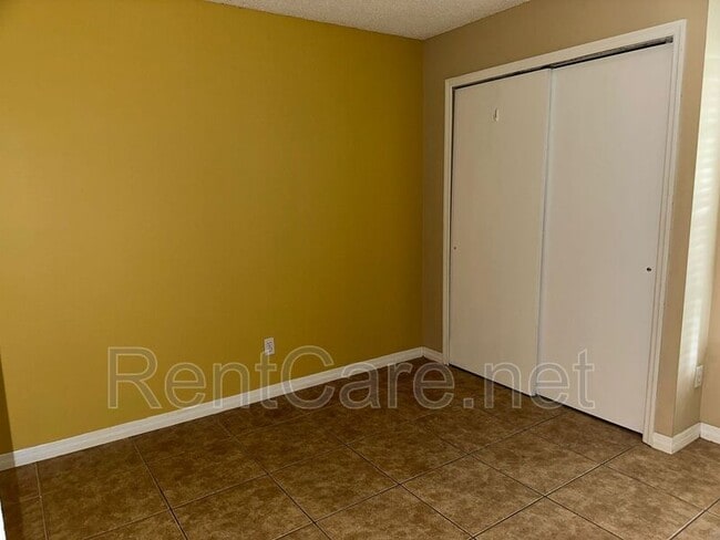 Building Photo - 1361 Lucaya Cir
