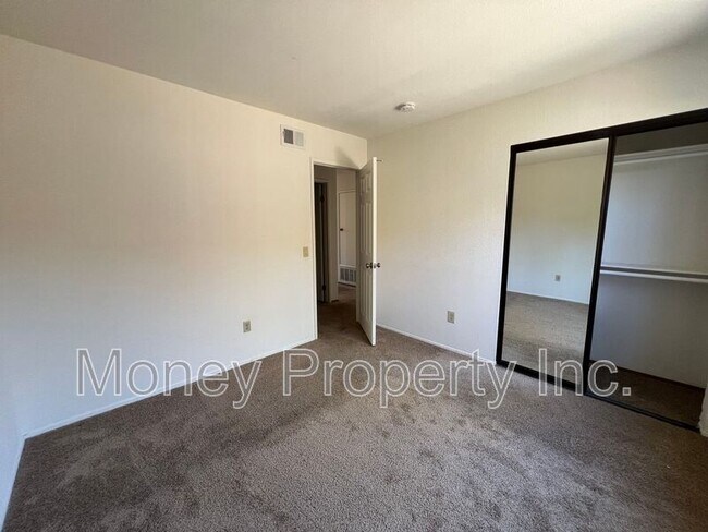 Building Photo - 1766 Bristol Ct