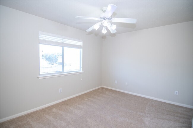 Building Photo - 25914 Chapman Falls Dr