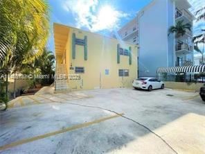 Building Photo - 2 br, 1 bath Condo - 1245 Pennsylvania Ave...