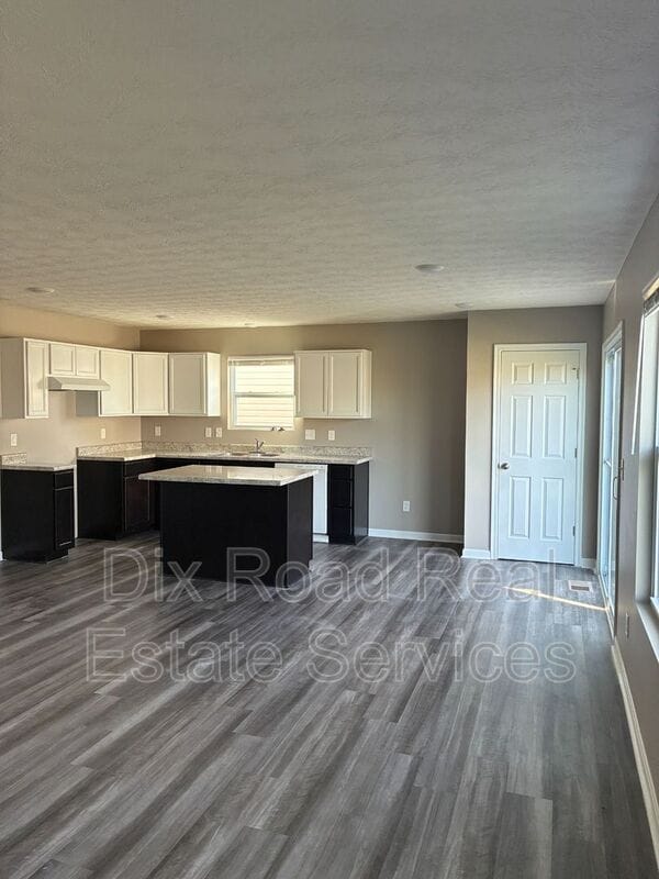 Building Photo - 2131 Pumpkin Ridge Ct